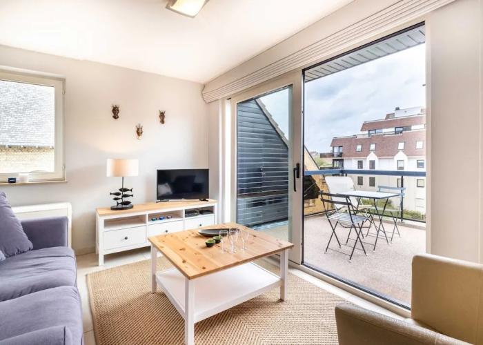 Apartment in Koksijde With sea Beach