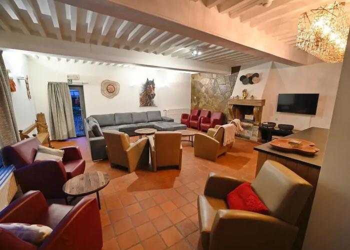 Lovely Holiday Home in Marche-en-Famenne with Hot Tub
