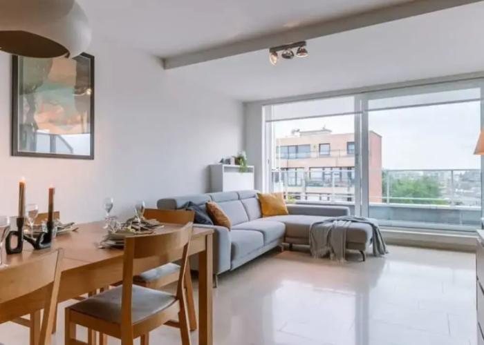 Charming Apartment Near the Beach With Balcony