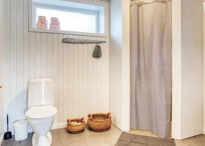 Cozy Seaside Cottage Escape-by Traum