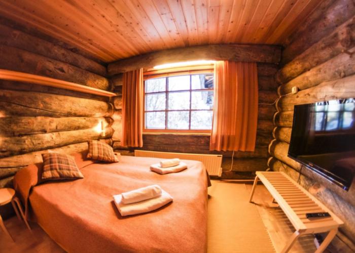 Kuukkeli Log Houses Teerenpesä