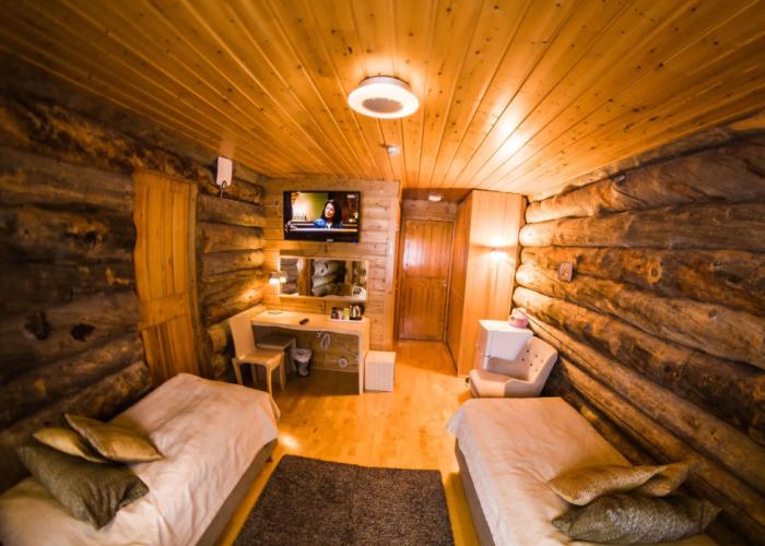 Kuukkeli Log Houses Teerenpesä
