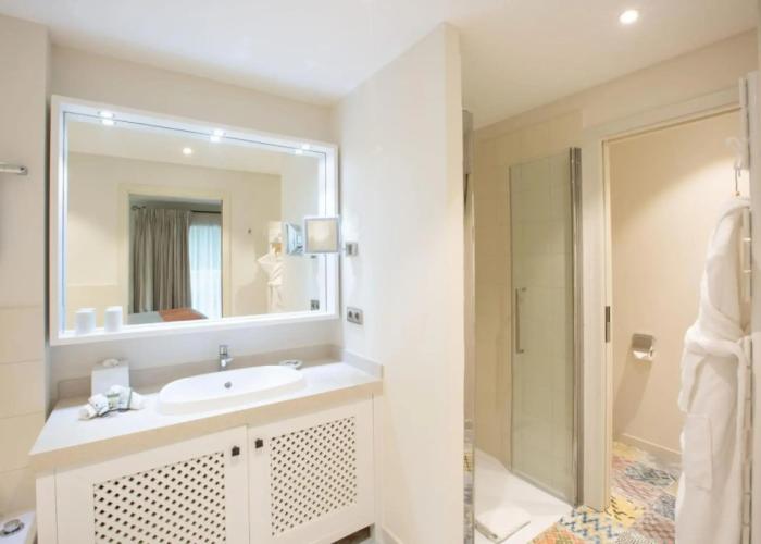 Hotel Spa & Restaurant Cantemerle