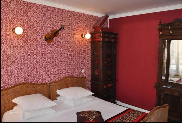 Hotel Detective