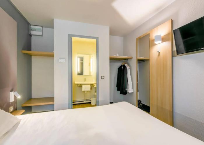 B&B HOTEL Grenoble Université 1