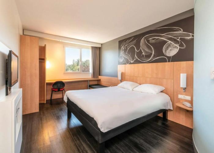 ibis Issoire