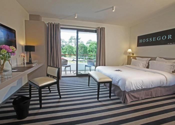 Hotel 202