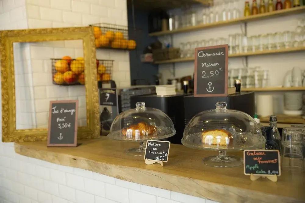 фото Georges Hostel & Café