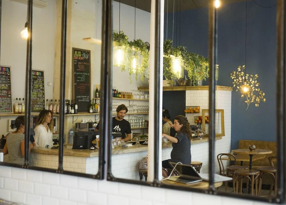 фото Georges Hostel & Café