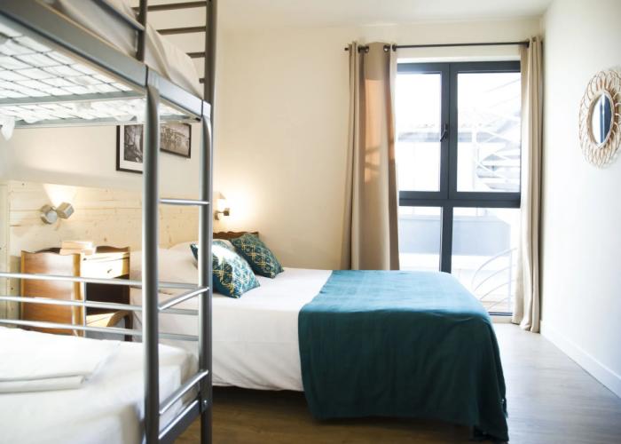 Georges Hostel & Café