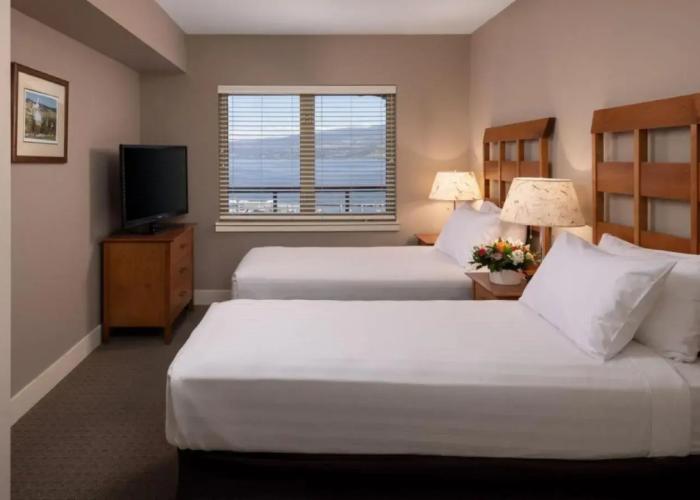 The Cove Lakeside Resort