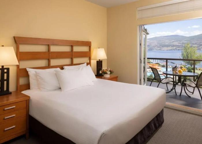 The Cove Lakeside Resort