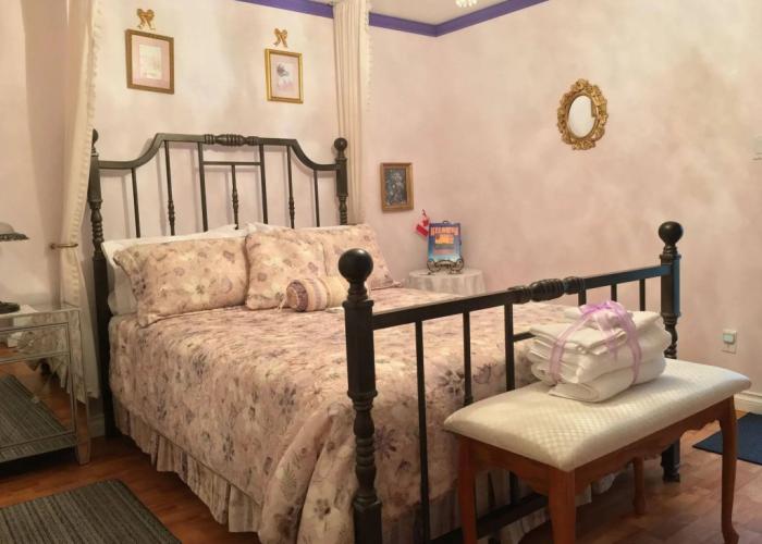 Alexandria House Bed & Breakfast