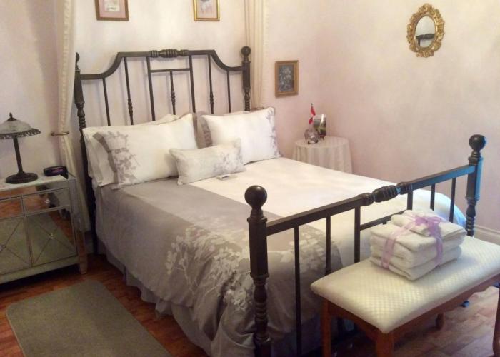 Alexandria House Bed & Breakfast