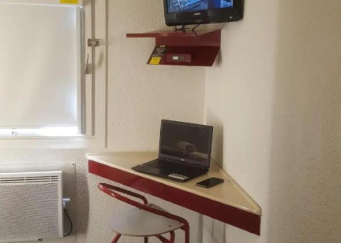 Hotel Thania