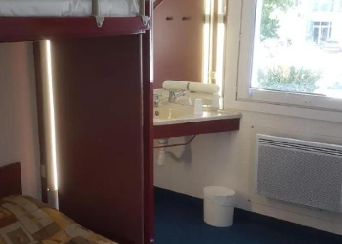 Hotel Thania