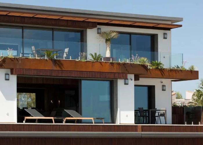 La Villa Miramar