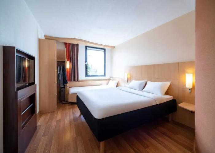 B&B HOTEL Calais Terminal Cité de l'Europe 3 étoiles
