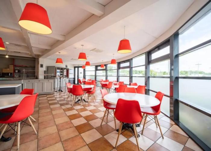 B&B HOTEL Calais Terminal Cité de l'Europe 3 étoiles