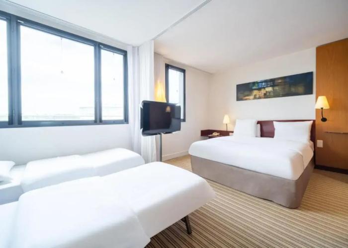 B&B HOTEL Calais Terminal Cité de l'Europe 4 étoiles