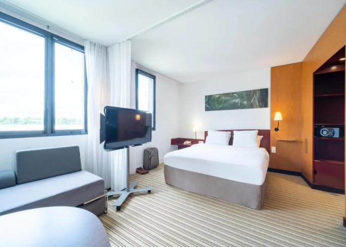 B&B HOTEL Calais Terminal Cité de l'Europe 4 étoiles