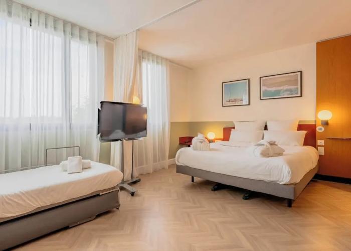 B&B Hotel Calais Terminal Cité De L'Europe 4 Étoiles