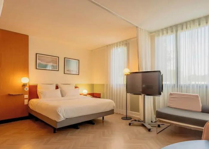 B&B Hotel Calais Terminal Cité De L'Europe 4 Étoiles