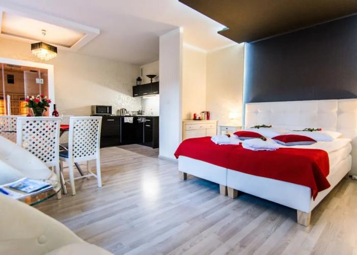 Apartamenty hoteLOVE pod Debami