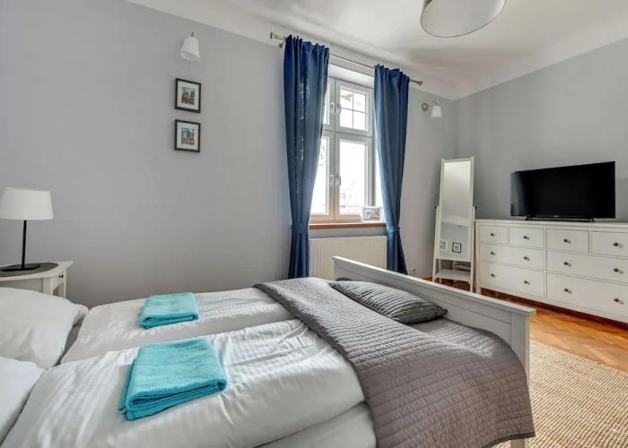 Grand Apartments - Brooklyn