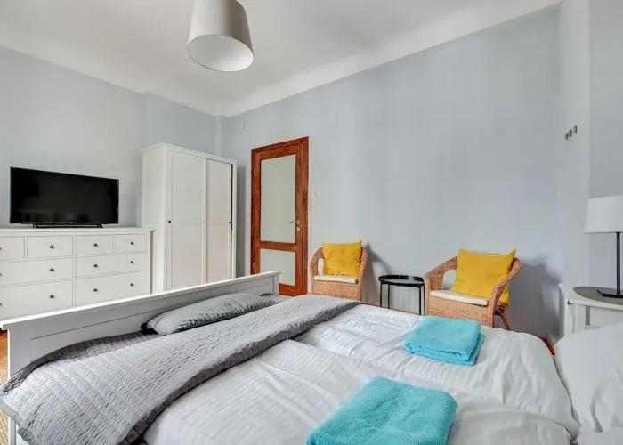 Grand Apartments - Brooklyn