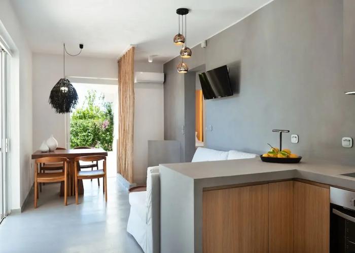 Elisa Seaside Luxury Suite Private hot Tub, Beach