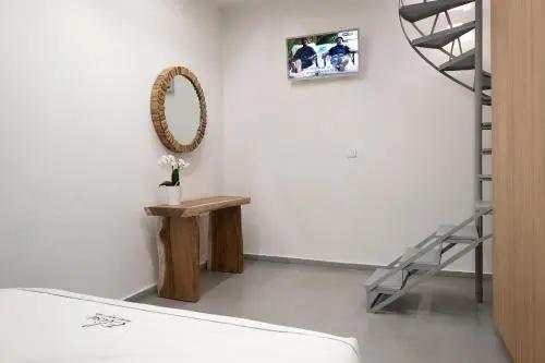 Elisa Seaside Luxury Suite Private hot Tub, Beach