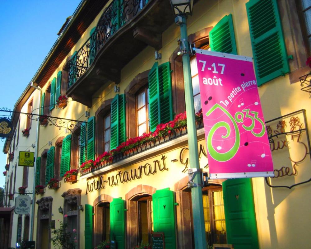 Hôtel Restaurant Aux Trois Roses