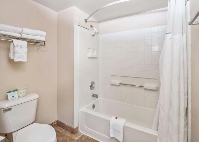 Days Inn by Wyndham Lebec