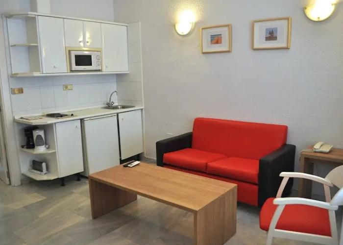 Aparthotel First Flatotel International