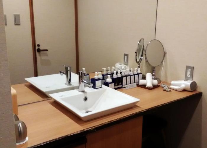 Niseko Konbu Onsen Tsuruga Besso Moku No Sho