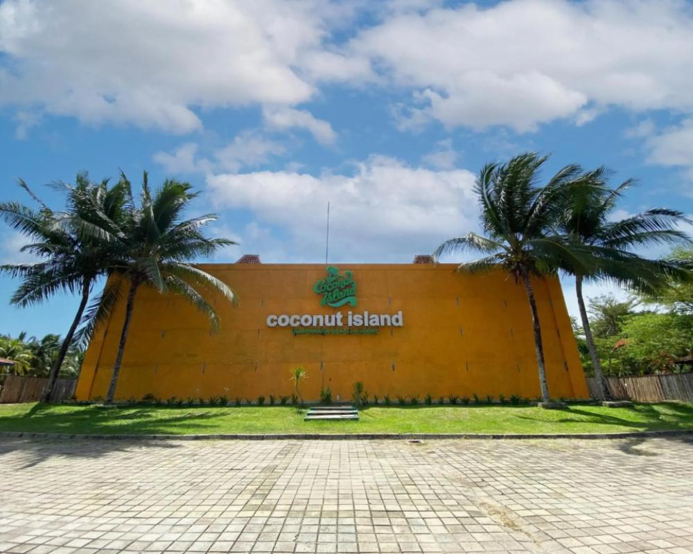 Coconut Island Carita