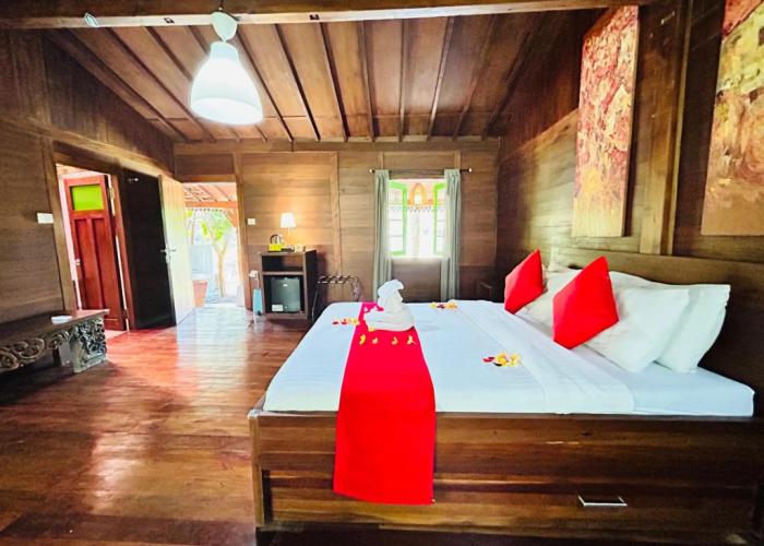Coconut Island Carita