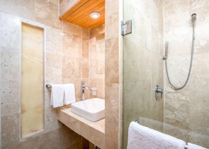 Condo Terra 13 by Kivoya