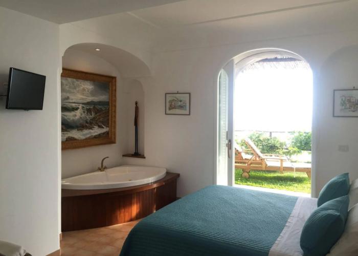 Hotel Calanteluna