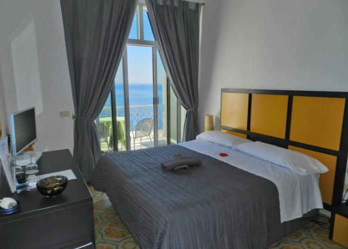 Hotel Holiday