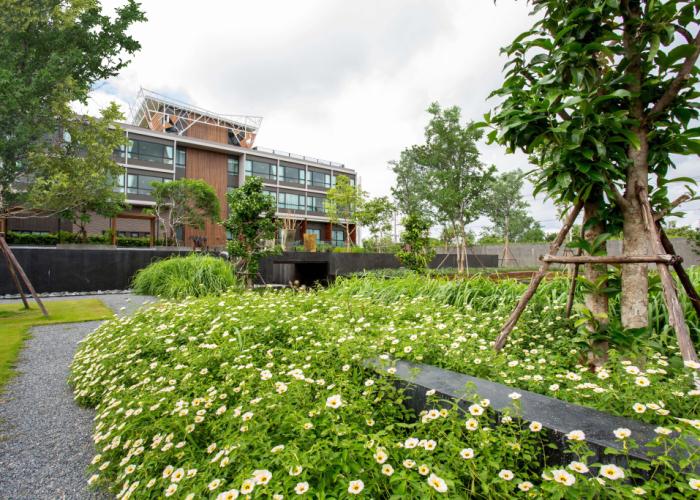 North Hill City Resort Hotel