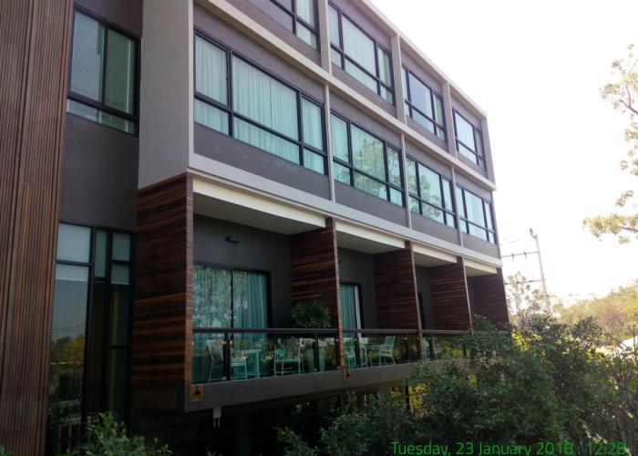 North Hill City Resort Hotel