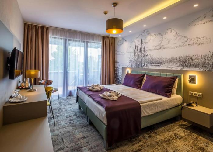 Hotel Golden Lake Resort