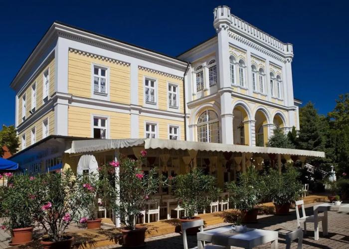 Astoria Hotel