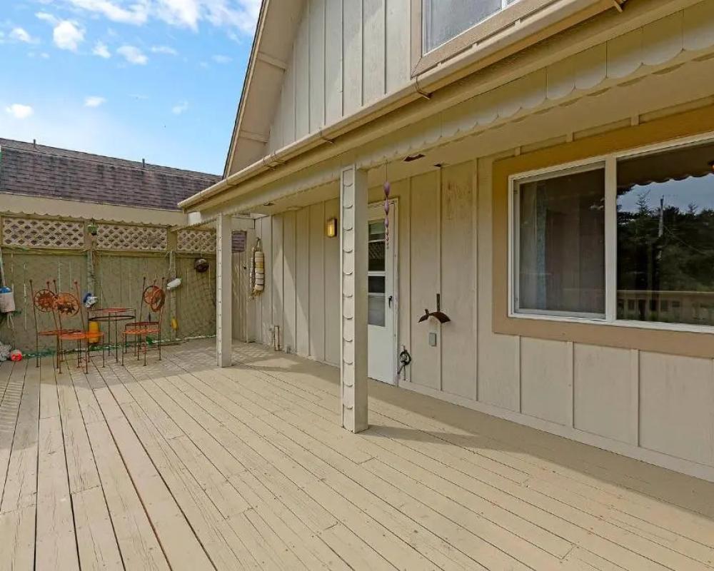 Surf Watch House in Copalis Beach