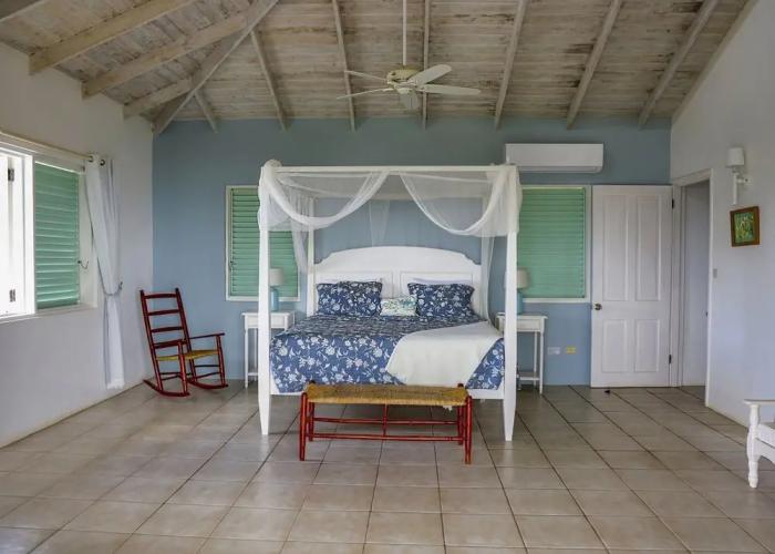 Zephyr Hill - 4 bedroom Villa with awe inspiring views 4 Villa by RedAwning