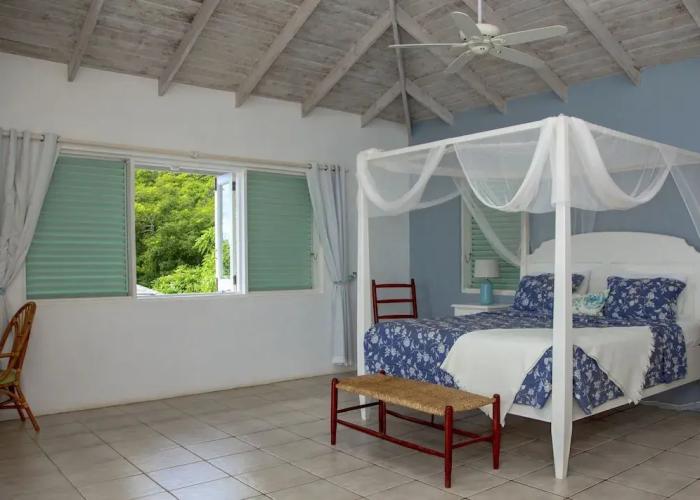 Zephyr Hill - 4 bedroom Villa with awe inspiring views 4 Villa by RedAwning