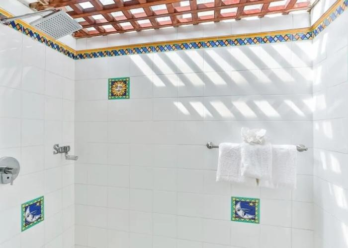 Charming Cottage Located In Cap Estate - Orchid Cottage 1 Bedroom Home by RedAwning