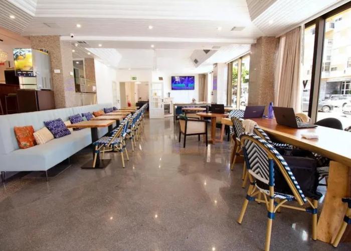 Hotel WOT Costa da Caparica